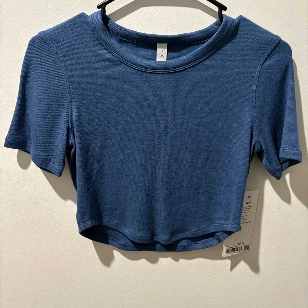 lululemon Navy Hold Tight Ribbed Cropped T-Shirt - NWT Size 6 - Picture 2 of 6